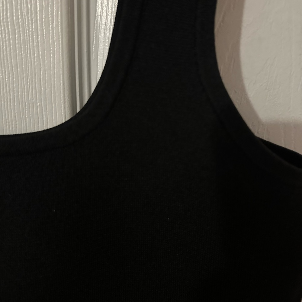 Express Ribbed Tank Top - Picture 2 of 3
